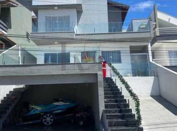 Casa · 300m² · 3 Quartos · 4 Vagas · Condomínio Aruã - Casa Alto Padrão à Venda, Dentro do Condomínio Aruã