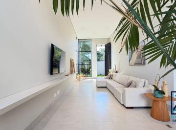 Casa de 3 quartos, Águas Claras · SHVP, Vicente Pires, Chácara 56, 3 Suítes, Closet, Hidro, 3 Vagas, Alto padrão, Piscina, Gourmet.