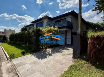 Casa · 1477m² · 5 Quartos · 4 Vagas · Casa 1477m² sendo 5 suítes no condomínio Golf Club