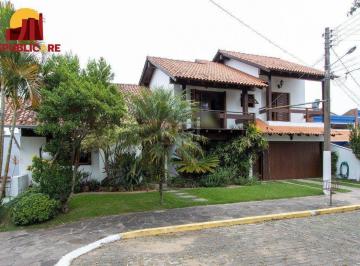 Casa · 185m² · 4 Quartos · 2 Vagas · Excelente casa de condomínio!