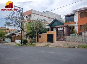 Casa · 70m² · 2 Quartos · 1 Vaga · Chalé e edícula em Terreno plano e bem localizado! Ótima oportunidade para inves