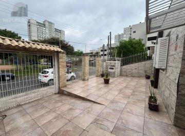 Casa · 139m² · 3 Quartos · 6 Vagas · Duas casas no mesmo terreno – conforto, espaço e excelente localização!