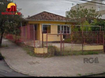 Terreno · 350m² · Terreno de esquina com área de 363m² localizado no bairro Vila Ipiranga em porto