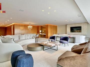Apartamento · 479m² · 3 Quartos · 5 Vagas · Mansão Suspensa Mobiliada no Las Piedras com piscina e vista para a mata nativa