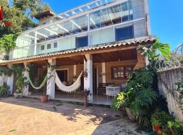 Casa · 145m² · 4 Quartos · 2 Vagas · Casa com 4 dormitórios, 2 vagas e 300m² á venda