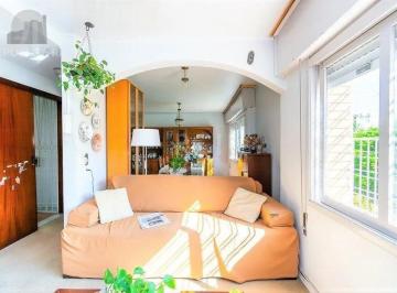 Casa · 215m² · 4 Quartos · 2 Vagas · Casa de 424m² no Bairro Chácara Das Pedras