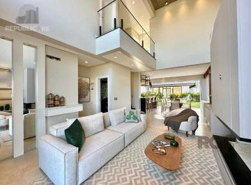 Casa · 208m² · 4 Quartos · 2 Vagas · Casa à venda - no Centro
