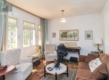 Casa · 188m² · 3 Quartos · 4 Vagas · 3 Dormitórios, com lareira, churrasqueira e piscina