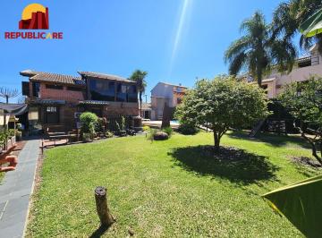 Casa · 280m² · 3 Quartos · 2 Vagas · LINDA CASA NO BAIRRO GUARUJÁ - TERRENO COM 22 METROS DE FRENTE
