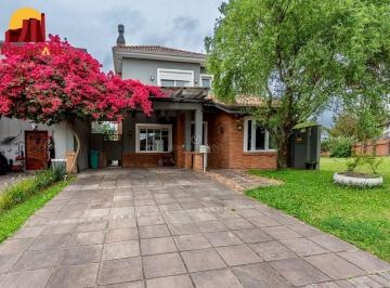 Casa · 230m² · 4 Quartos · 4 Vagas · Casa à venda - em Terraville
