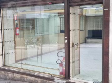Comercial · 63m² · 1 Quarto · Loja Térrea de Frente à Venda no Centro Histórico de Porto Alegre
