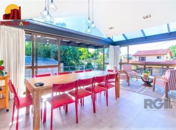 Casa · 380m² · 4 Quartos · 3 Vagas · Casa de 380m², bairro Guarujá