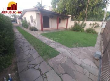 Casa · 110m² · 3 Quartos · 4 Vagas · Terreno no Bairro Restinga