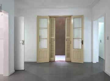 Apartamento de 2 quartos, Porto Alegre · Apartamento Térreo 2 Dormitórios na Avenida Pátria – São João