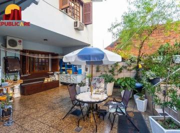 Casa · 360m² · 6 Quartos · 5 Vagas · Casa espaçosa com 6 dormitórios e vista incrível no Cristo Redentor