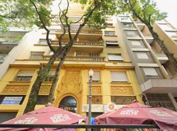 Apartamento · 101m² · 3 Quartos · Apartamento de 3 dormitórios, 2 banheiros no Centro Histórico.