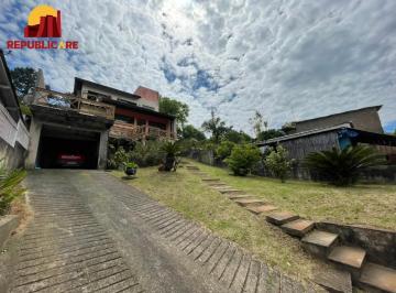 Casa · 122m² · 2 Quartos · 3 Vagas · Casa à venda em Belém Novo – Vista deslumbrante para o Guaíba!