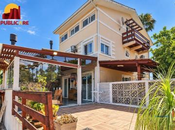 Casa · 191m² · 3 Quartos · 3 Vagas · Casa em Condomínio com 3 Dormitórios e 3 Vagas na Lomba do Pinheiro