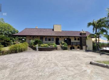 Casa · 840m² · 3 Quartos · 6 Vagas · Residência de alto padrão no CONDOMÍNIO HORIZONTAL JARDIM DO SOL na zona sul de