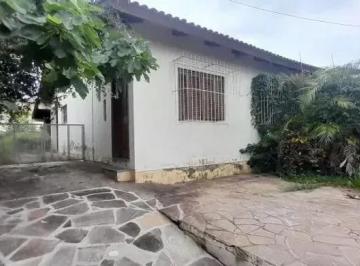 Casa · 169m² · 2 Quartos · 3 Vagas · Casa térrea com 2 dormitórios, amplo pátio e 3 vagas.