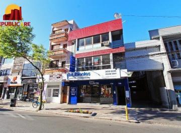 Comercial · prédio comercial, com 03 andares, loja térrea, mais 04 salas.