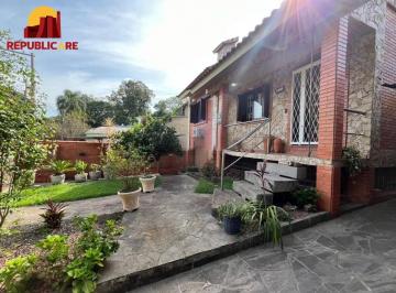 Casa · 320m² · 4 Quartos · 2 Vagas · Casa com 4 quartos e 2 lareiras no bairro Belém Velho