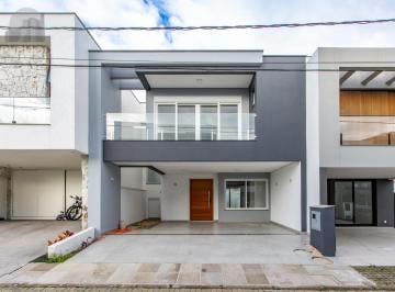 Casa · 185m² · 3 Quartos · 2 Vagas · Casa no Condomínio  Pateo Verde, 3 suítes sendo 1 master com sacada e 2 vagas .
