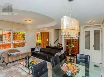 Casa · 214m² · 3 Quartos · 2 Vagas · Belíssima casa em Condomínio com 3 dorm - próximo ao Iguatemi