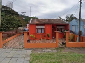 Casa · 100m² · 3 Quartos · 3 Vagas · Casa à Venda no Bairro Hípica – 3 Dormitórios e Amplo Quintal