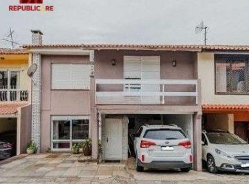 Casa · 240m² · 4 Quartos · 2 Vagas · Casa em condomínio no bairro Santo Antônio de 4 dormitórios e 2 vagas