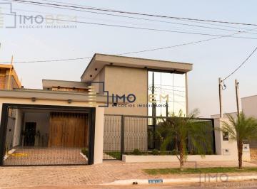 Casa · 150m² · 3 Quartos · 4 Vagas · Luxuosa Casa de Alto Padrão à Venda no Residencial Paris, Sinop-MT: 3 quartos, 1 suíte, espaço gourm