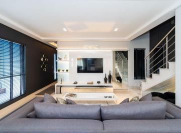 Casa de 3 quartos, Curitiba · Casa Em Condomínio De Alto Padrão Com Jacuzi