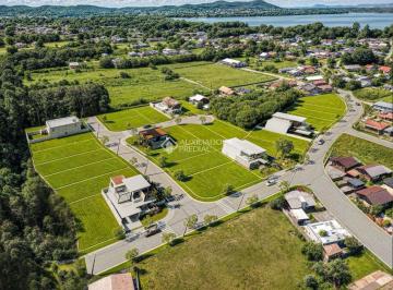 Terreno · 360m² · Terreno em loteamento com ótima localização em Garopaba.