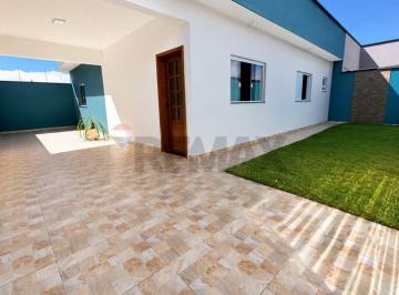 Casa · 80m² · 2 Quartos · 3 Vagas · Casa Moderna em Peruíbe: Conforto e Oportunidade