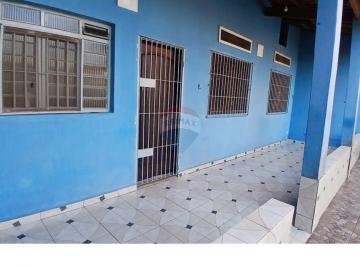 Casa · 73m² · 2 Quartos · 8 Vagas · Sua Casa dos Sonhos em Peruíbe: Oportunidade Única!