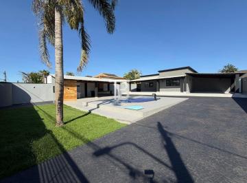 Casa de 4 quartos, Vicente Pires · Vicente Pires - Rua 08 - Lote 1.040m - 4 quartos - Área gourmet - Piscina aquecida - Área verde
