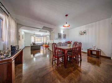 Casa · 256m² · 6 Quartos · 2 Vagas · R. Tranquila !!! Perto Av Lins de Vasconcelos!! Pronta p Morar!!!