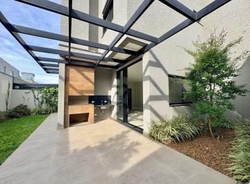 Casa · 245m² · 4 Quartos · 3 Vagas ·
Casa em condomínio fechado com projeto moderno e funcional, ambient