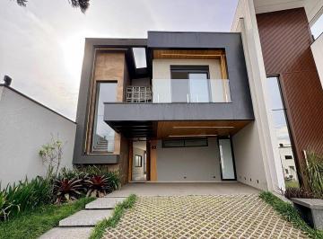 Casa · 245m² · 4 Quartos · 3 Vagas · 
                                Casa em condomínio fechado com projeto moderno e funcional, ambient