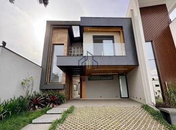 Casa · 245m² · 4 Quartos · 3 Vagas · Casa em condomínio fechado com projeto moderno e funcional, ambientes integrados, excelente iluminaç