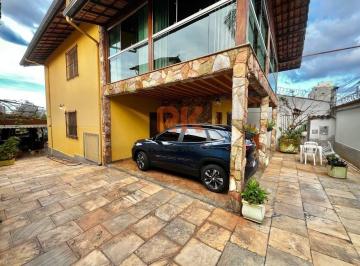 Casa · 260m² · 3 Quartos · 5 Vagas · Casa de 3 quartos (1 suíte) para aluguel no Bairro Planalto, BH — 260m² | Piscina e espaço gourmet