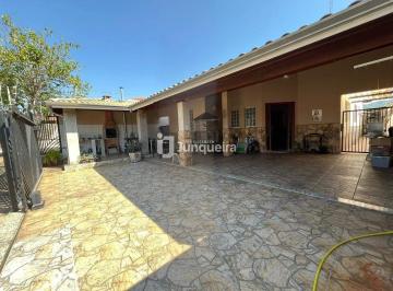 Casa · 141m² · 3 Quartos · 4 Vagas · Casa Residencial à venda em São Pedro (Bairro Botânico) | 3 quartos, 1 suíte | 4 vagas | Aceita fina