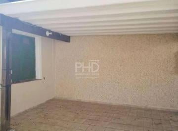 Casa · 130m² · 2 Quartos · 2 Vagas · Casa Térrea para Locação com 2 Dormitórios, 2 Banheiros e 2 Vagas em Ótima Localização Próxima ao Ce