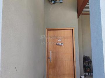 Casa · 200m² · 3 Quartos · 2 Vagas · Residência com 3 dormitórios sendo 1 tipo apartamento, sala com pé direito de 5 metros, cozinha com 