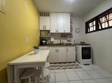Casa de 2 quartos, São Gonçalo · Ótima casa duplex em pequeno condomínio