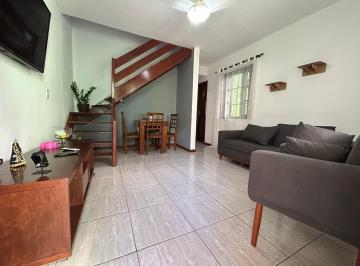 Casa · 94m² · 2 Quartos · 2 Vagas · Ótima casa duplex em pequeno condomínio