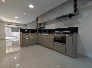 Casa · 140m² · 3 Quartos · 5 Vagas · Casa de esquina 3 Quartos c/ 2 suítes | 5 vagas | AR 14 Sobradinho II | R$690 mil