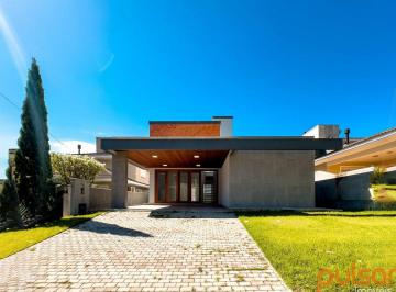 Casa · 220m² · 4 Quartos · 4 Vagas · Casa em Condomínio Fechado com 4 suítes a venda na Cachoeira do Bom Jesus.