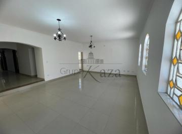 Casa · 426m² · 4 Quartos · 6 Vagas · Casa - Parque Itamarati - Jacareí - 244m² - 4 Dormitórios.