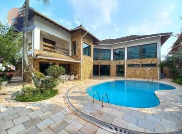 Casa · 916m² · 6 Quartos · 12 Vagas · Apenas 100 metros na Praia da Enseada. Casa Residencial ou Comercial.